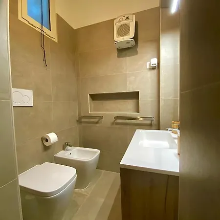 Trinita Degli Spagnoli House * Naples