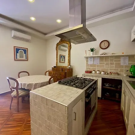 Trinita Degli Spagnoli House