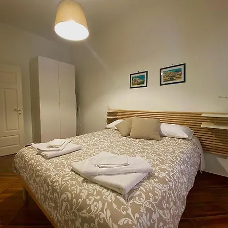 Apartment Trinita Degli Spagnoli House