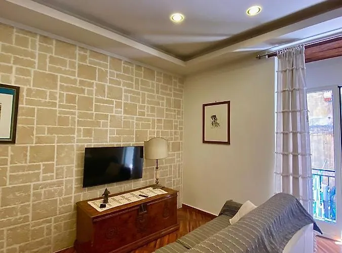 Trinita Degli Spagnoli House Napoli