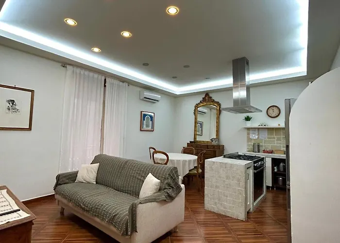 Trinita Degli Spagnoli House *