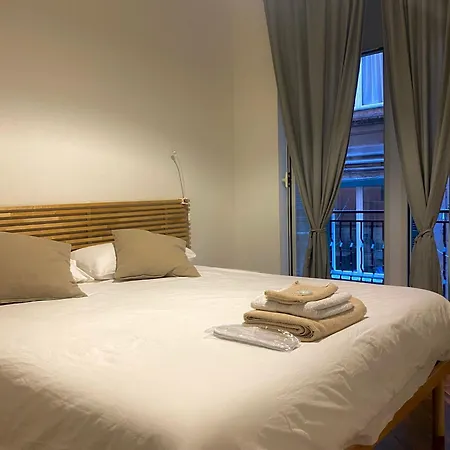 Trinita Degli Spagnoli House Naples